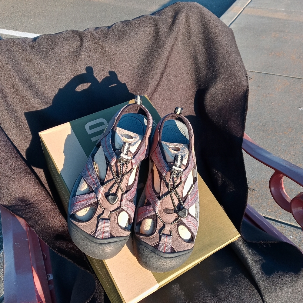 Mens sandal - Picture 1 of 3